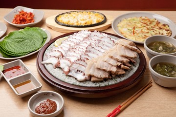  bossam. Napa Wraps with Pork 