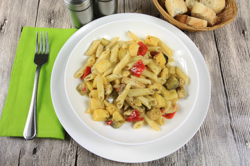 poêlée de pâtes au poulet et légumes
