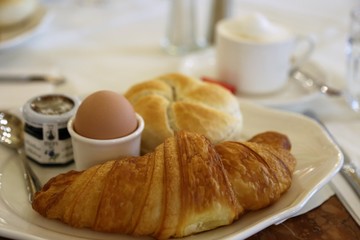 ウィーンのカフェの朝食
