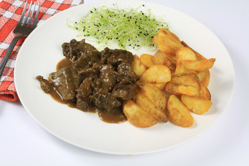 sauté de boeuf au poivre et wedge, 