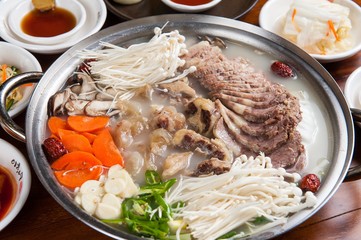 suyuk jeongol.  Boiled Beef Slice Hot Pot