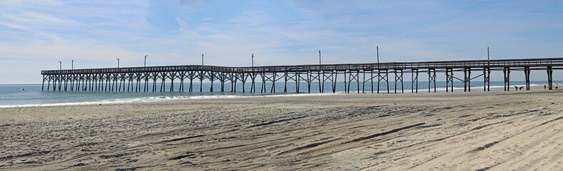 Obraz premium Fishing Pier at Holden Beach, North Carolina