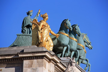 Fototapeta na wymiar Quadrige de l'arc de triomphe du Carrousel à Paris, France