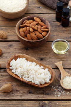 mandole maschera esfoliante per la cura della pelle