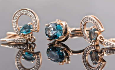 set of gold jewelry with Topaz stones