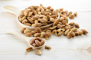 Almond nuts baked with butter and salt.
