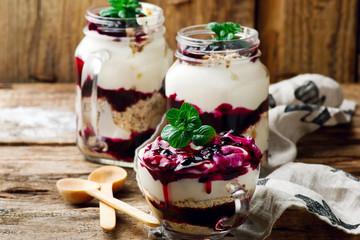 Blueberry cheesecake parfaits