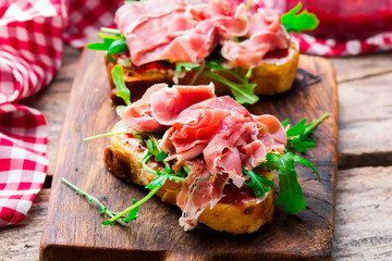Cranberry  Prosciutto and cream  Cheese sandwich.