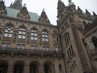 Fototapeta na wymiar Courtyard of City Hall of Hamburg