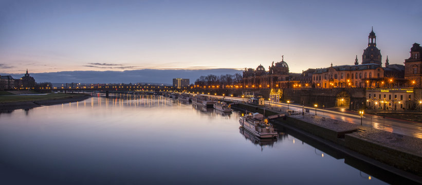 Fototapeta Wschód słońca nad Dreznem