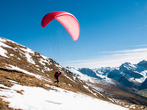 Parasailing at Davos, Graubunden, Switserland, EU