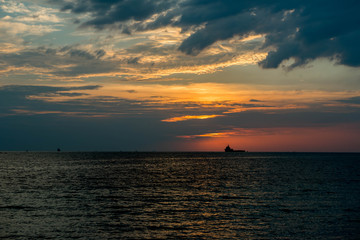 Fototapeta na wymiar sunset on the beach seaside.