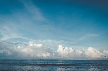 Naklejka na ściany i meble Beautiful sky and blue ocean
