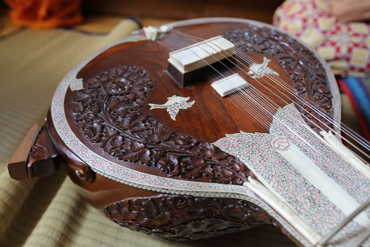 Sitar, strumento indiano