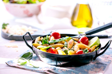 Frische hausgemachte schupfnudeln