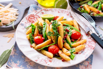 Frische hausgemachte schupfnudeln