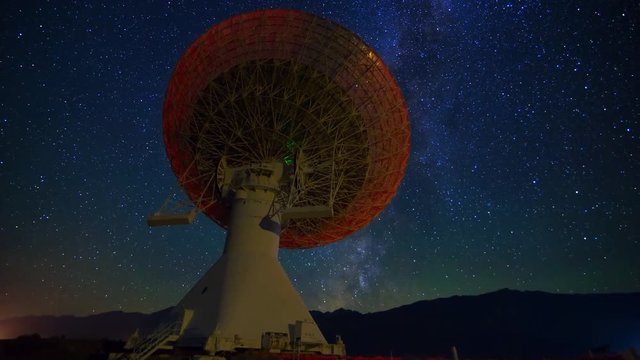 MoCo Astro Timelapse of Milky Way over 40m Radio Telescope 