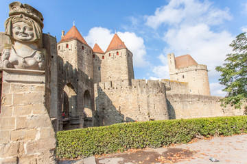Fototapeta na wymiar Buste de la Dame Carcas, légende de la cité médiévale de Carcassonne, Aude, France 