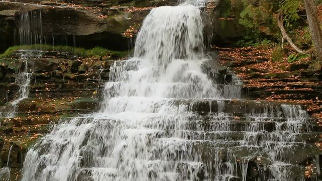Brandwine Falls, a waterfall in Ohio's Cuyahoga Valley National Park, is featured in this seamlessly looping video.