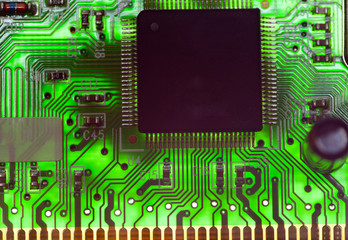 Electronic chip and standard inscriptions of resistors and condensers