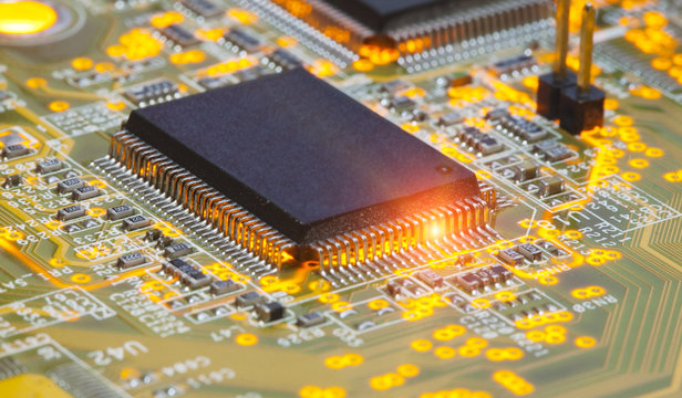 Electronic chip and standard inscriptions of resistors and condensers