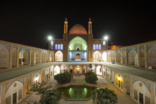 Agha Bozorg Moschee