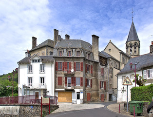 Fototapeta na wymiar Die Ortschaft Condat in der Auvergne