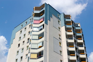 Sanierter Plattenbau