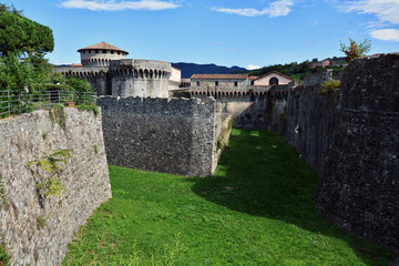 Fototapeta na wymiar La cittadella di Sarzana