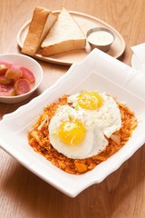 Kimchi bokkeumbap. kimchi fried rice