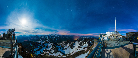 Obraz premium Night at Pic du Midi, France