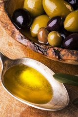 olio d'oliva e olive