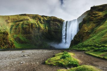 Obraz na płótnie Canvas Great waterfall Skogafoss in south of Iceland near