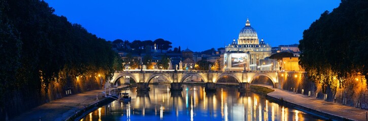 Fototapeta na wymiar River Tiber in Rome