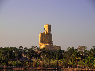 Fototapeta premium Luang Pu great-grandparents , Statue grandfather ,Ayutthaya