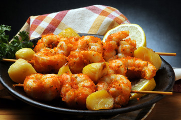 Shrimps and baked potatoes Camarones y papas al horno Garnelen und gebackene Kartoffeln Gamberi e patate al forno Crevettes et pommes de terre au four 