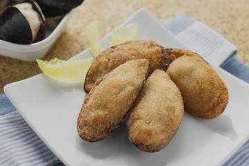 breaded mussels