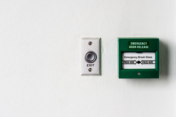 Emergency door release break point and door exit button