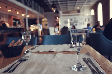 restaurant clean glass