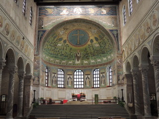 Basilica di Sant'Apollinare in Classe - interno