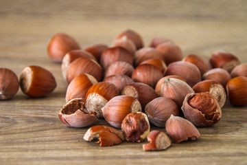 Noisettes éparpillées 