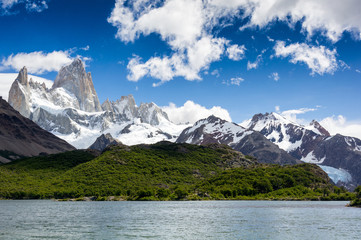 Fototapeta premium Windswept Peaks