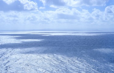 Meer vor Bonifacio / Bunifaziu, Blick hin&uuml;ber nach Sizilien, Corse-du-Sud, Korsika, Frankreich, Europa