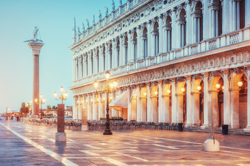 Obraz premium St Mark's Square and Campanile bell