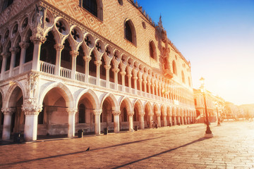 Fototapeta premium St Mark's Square and Campanile bell