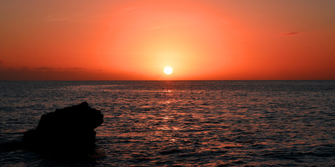 Obraz premium coucher de soleil à bouillante en guadeloupe