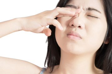 Naklejka premium Eyes pain and eyes strain in a woman isolated on white background. Clipping path on white background.