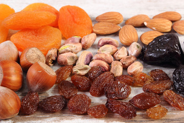 Ingredients containing iron and dietary fiber, healthy nutrition