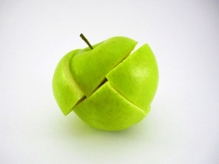  sliced ​​apple on a white background