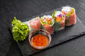 ベトナムの生春巻き　 Vietnamese straight spring roll